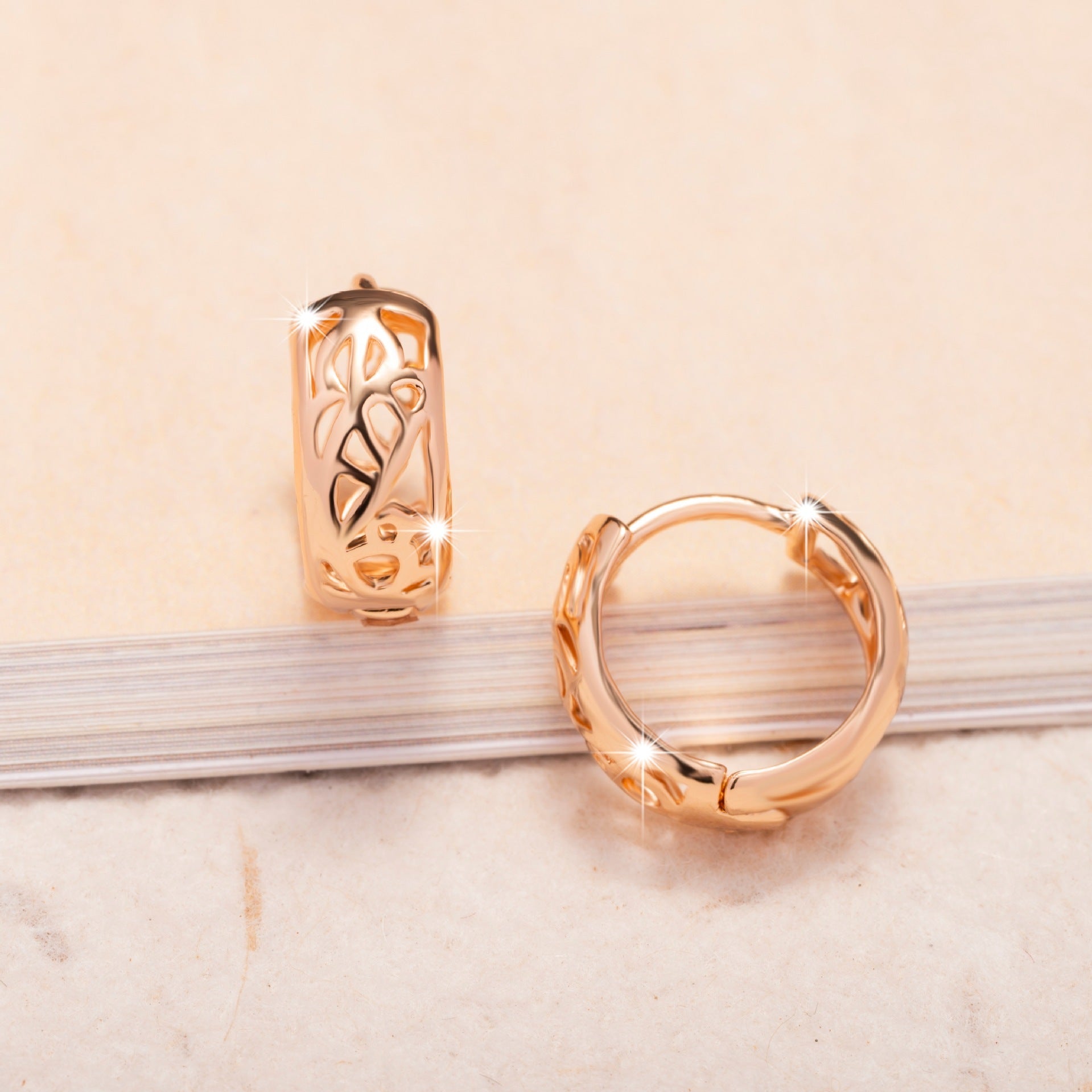 High quality earrings with elegant water drop design