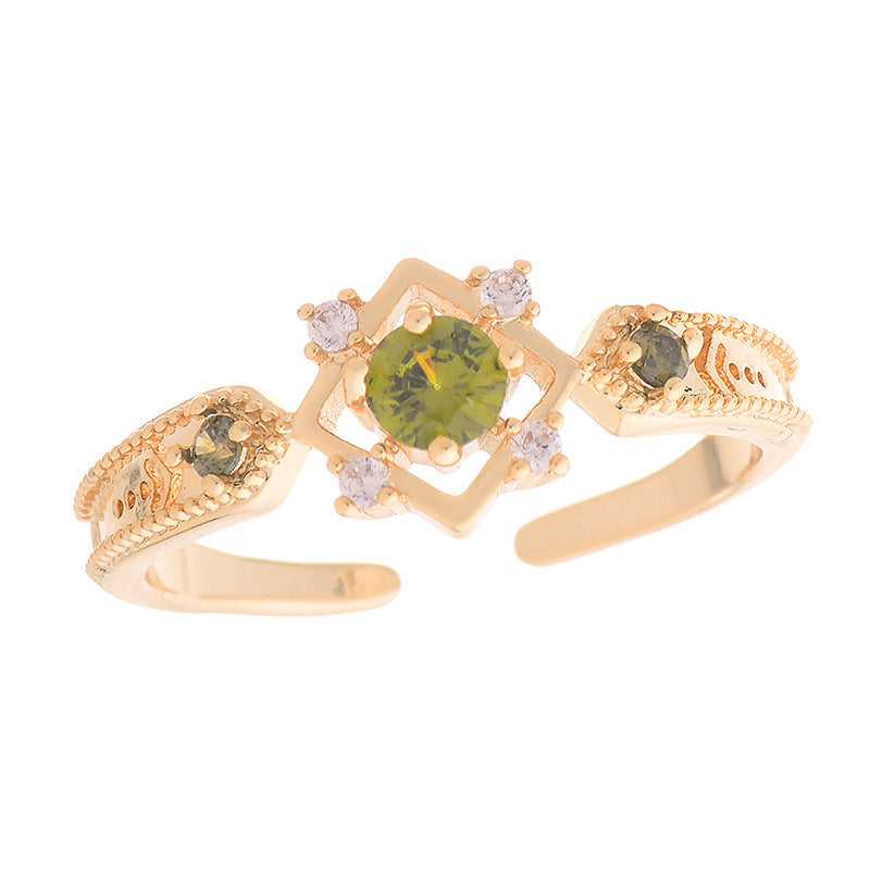 Ring with a design inspired by French style combines sophistication and modernity thanks to its elegant geometric shape
