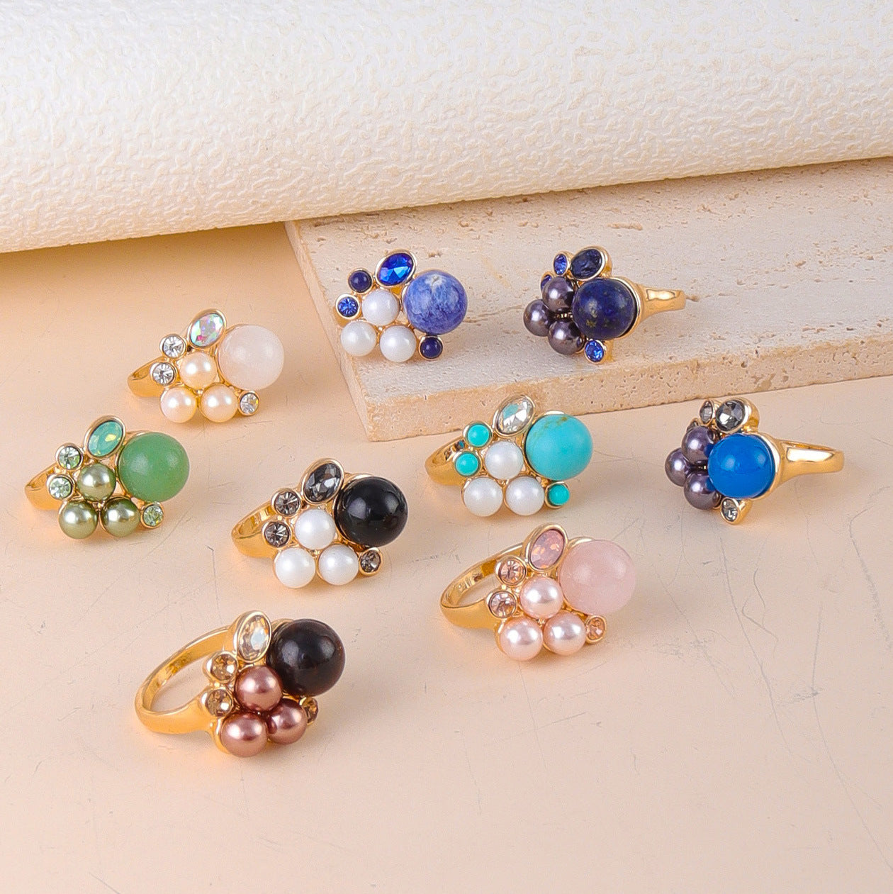 Simple and sensual floral pattern ring for women