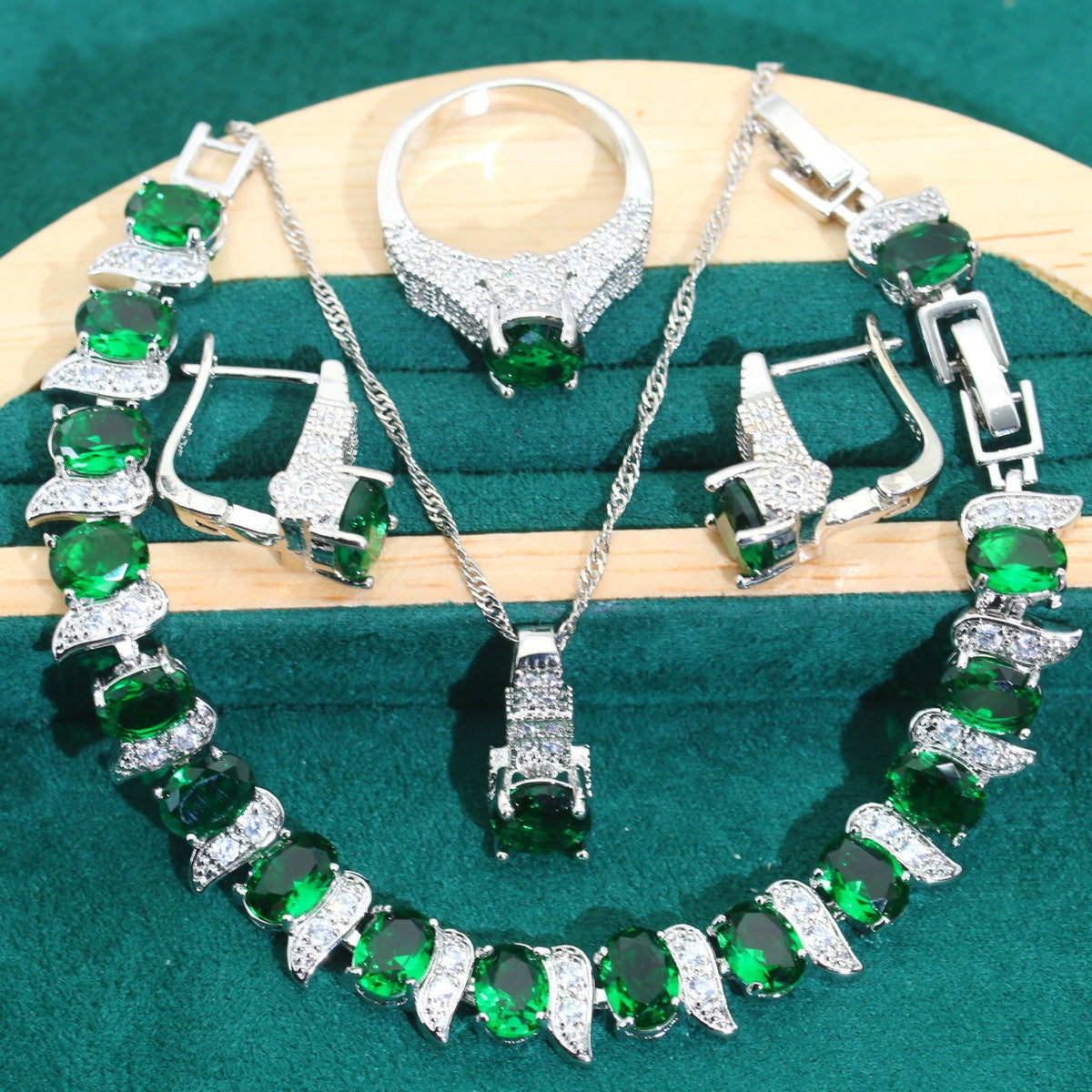 Four-Piece Zircon Set – Necklace, Bracelet, Earrings and Ring Dare to Shine