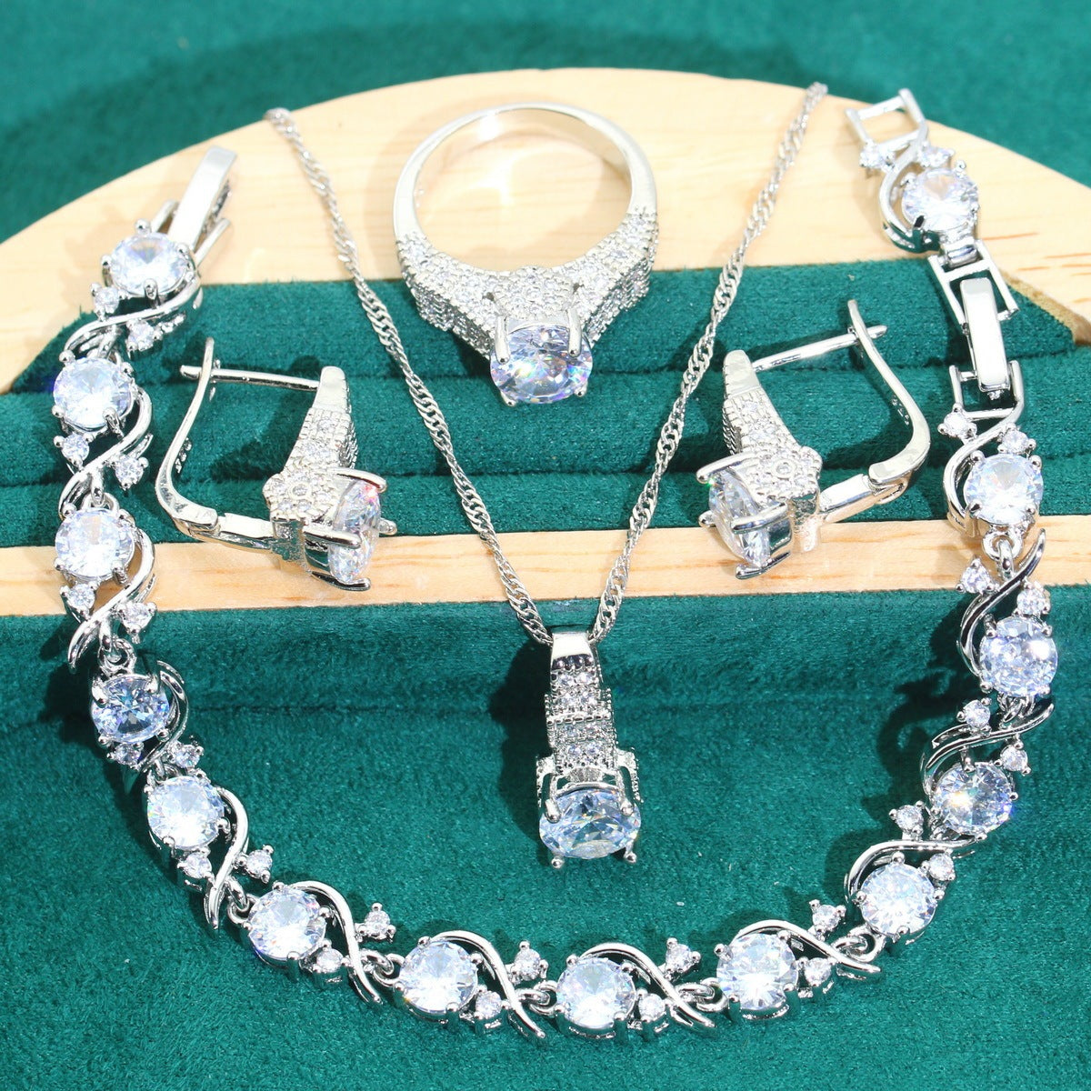Four-Piece Zircon Set – Necklace, Bracelet, Earrings and Ring Dare to Shine