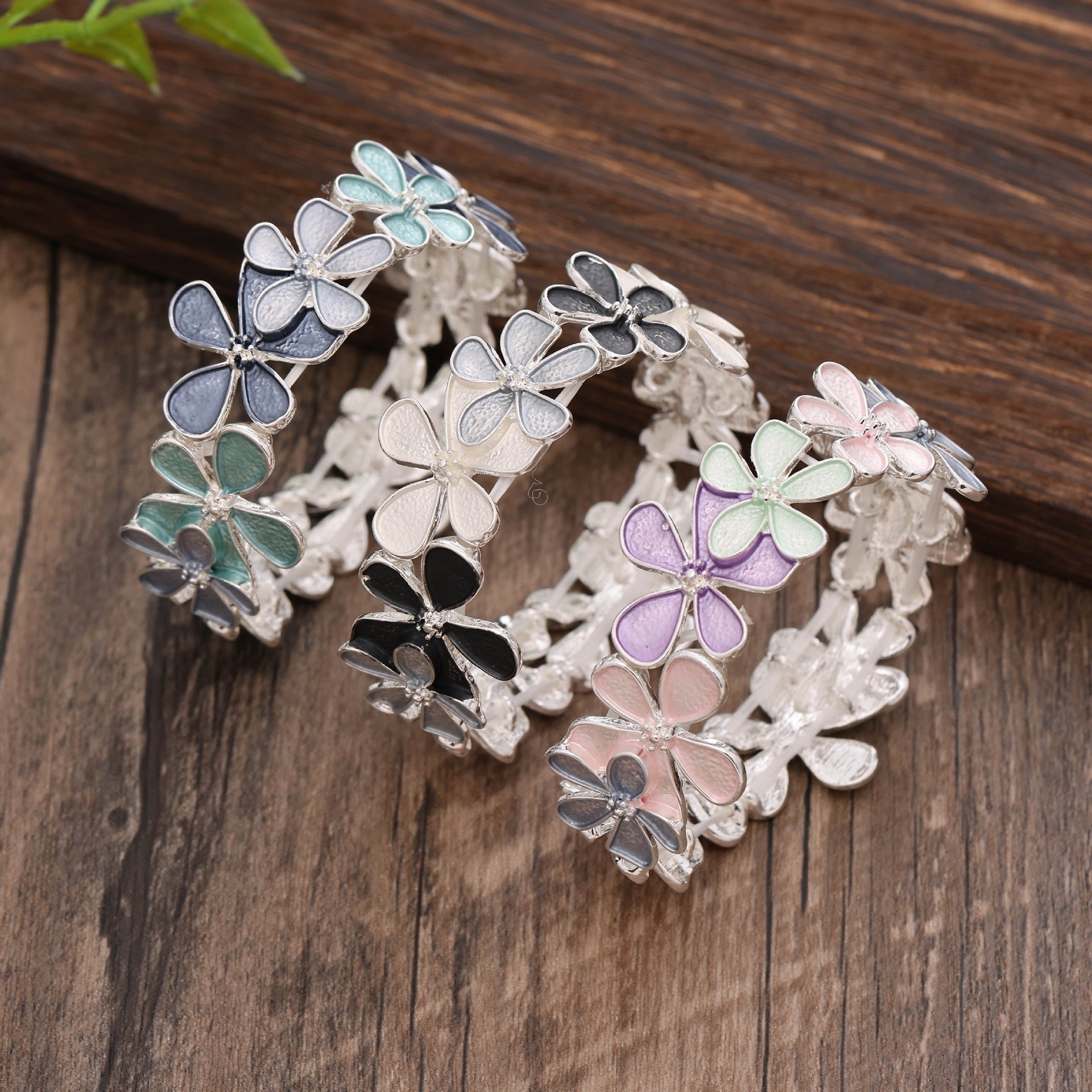 High-end Alloy Flower Elastic Bracelet for Women