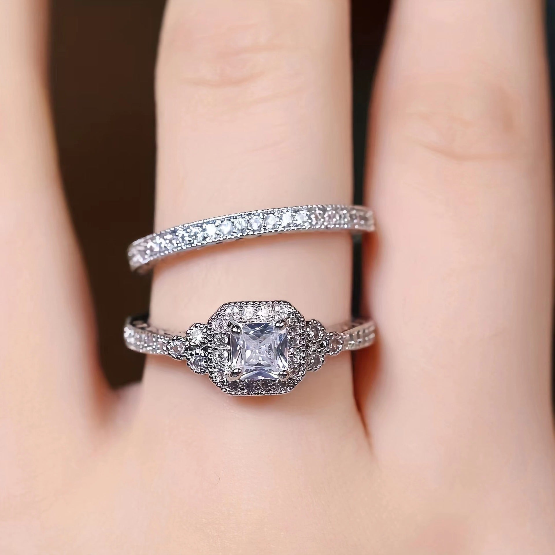 Couple Rings with Zircon – Elegant and Refined Rings
