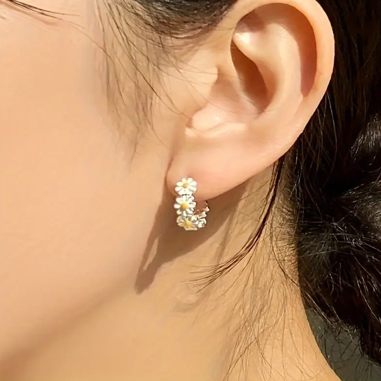 Trendy daisy flower ring and earrings