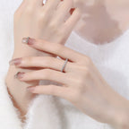 Simple elegant women's ring with diamond and light luxury finish
