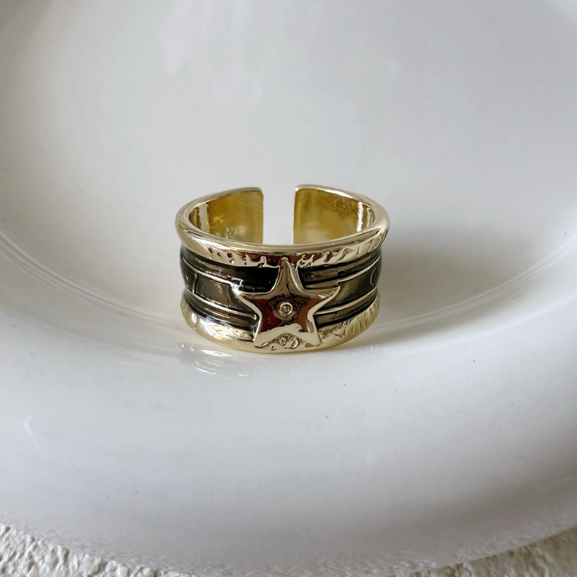 XINGX oil drop worn retro ring, light luxury and exquisite style
