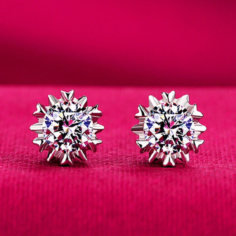 Six-prong heart-shaped earrings inlaid with zircons