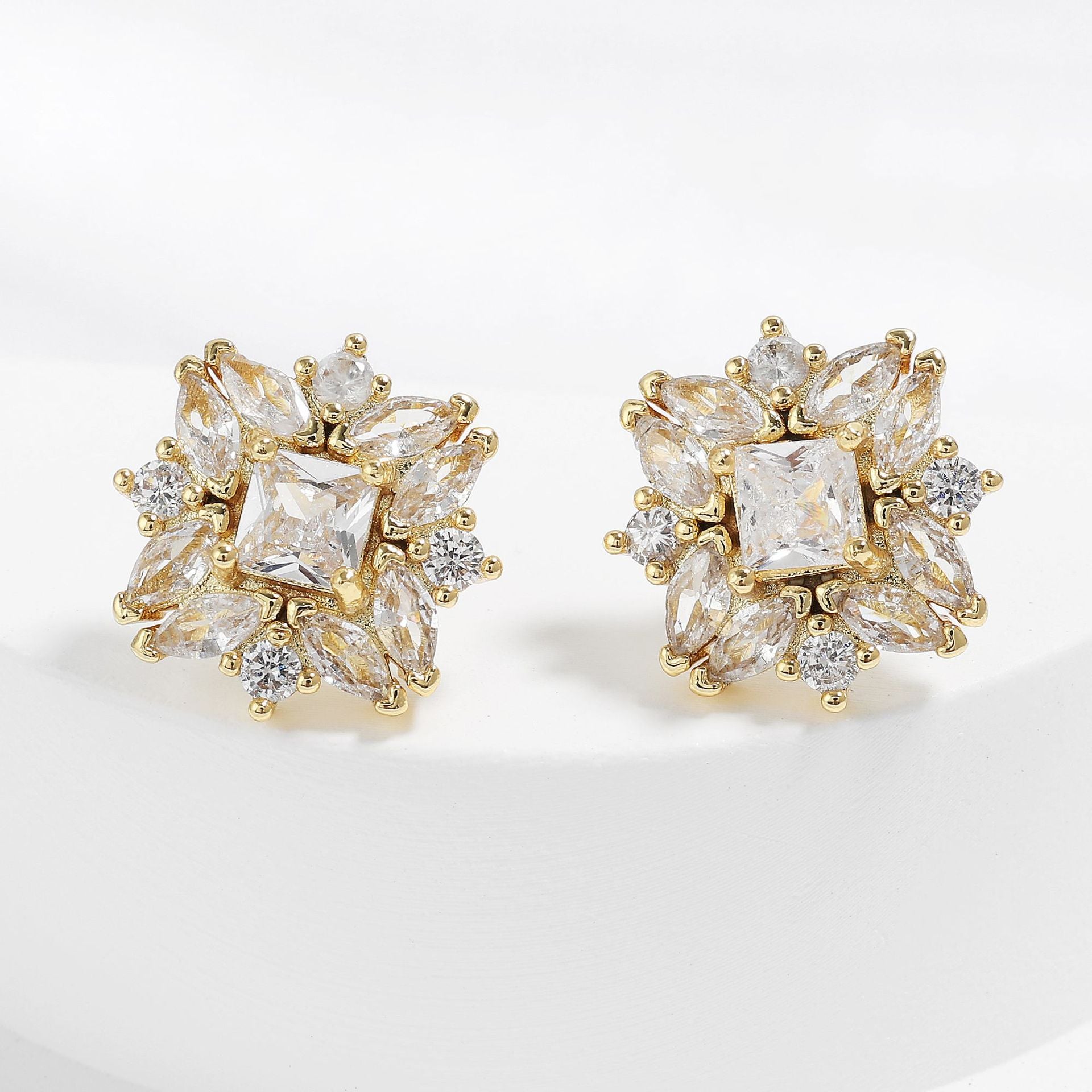 Elegant zircon earrings for women, high quality, fashionable