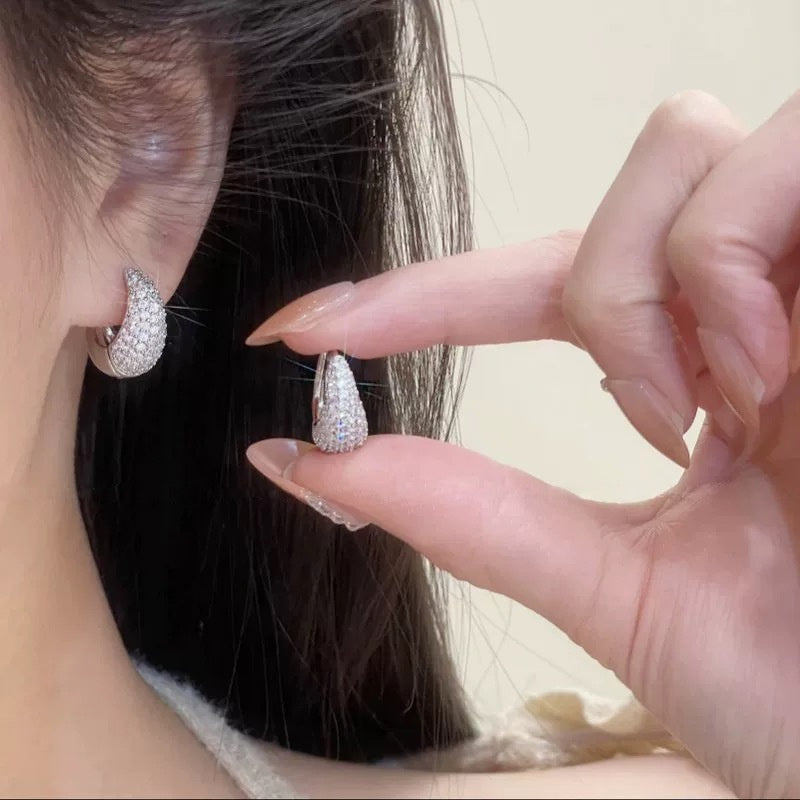 Simple mosquito repellent clip-on earrings for women with zircons