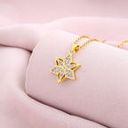 Six-pointed star shaped emerald zircon pendant necklace combines geometric design and fine craftsmanship