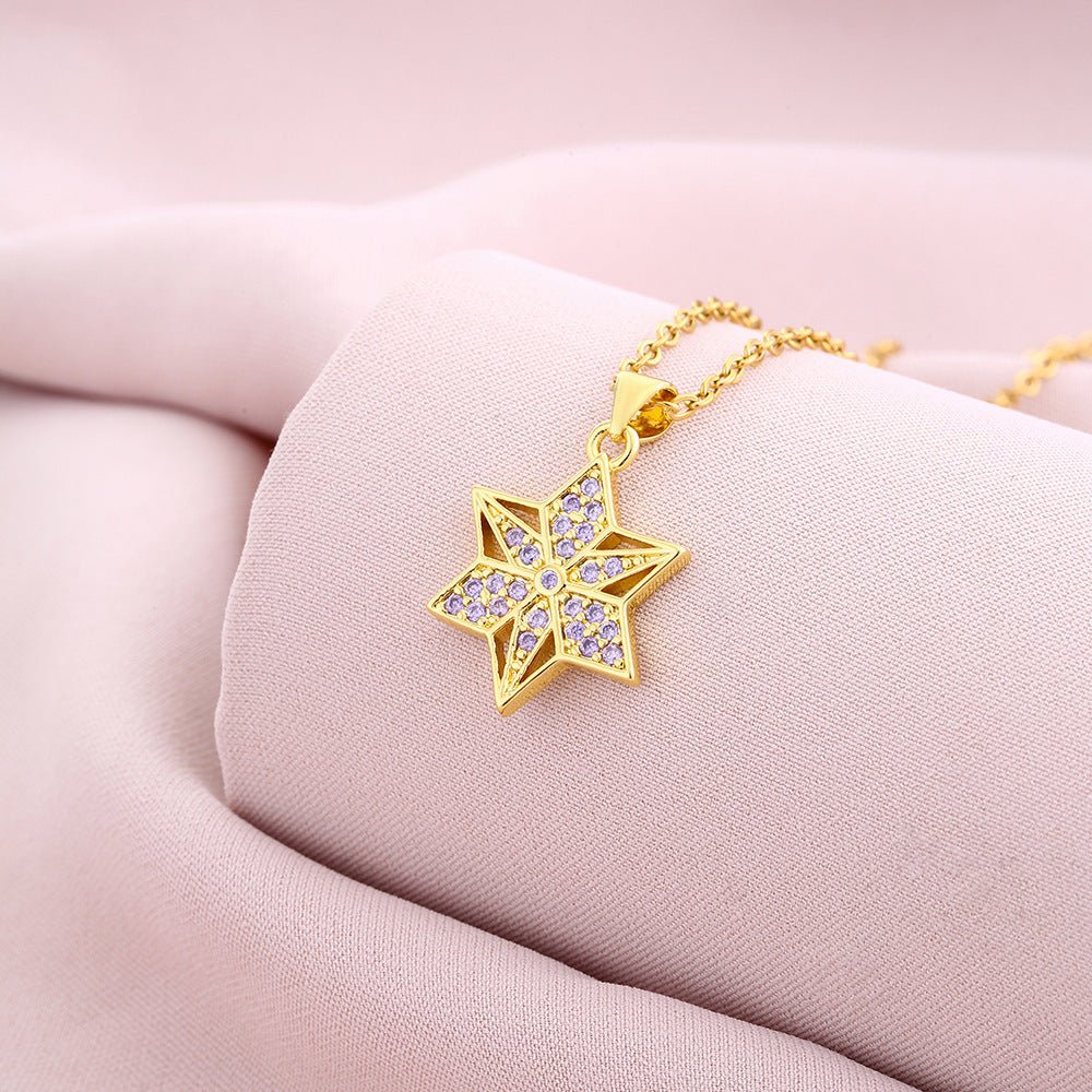 Six-pointed star shaped emerald zircon pendant necklace combines geometric design and fine craftsmanship