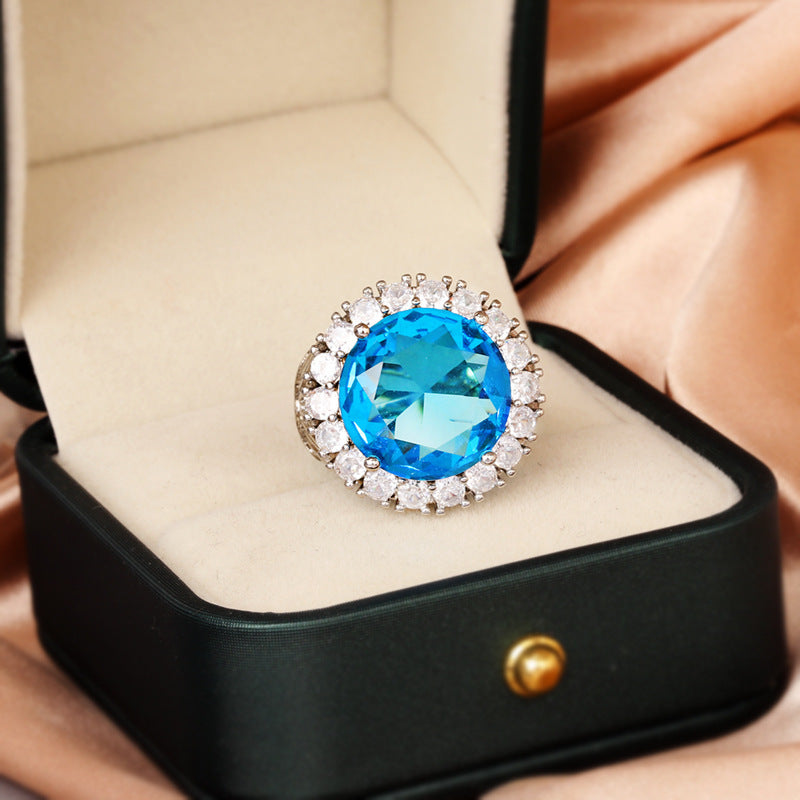 Elegant Style Hollow Italian Retro Women's Ring
