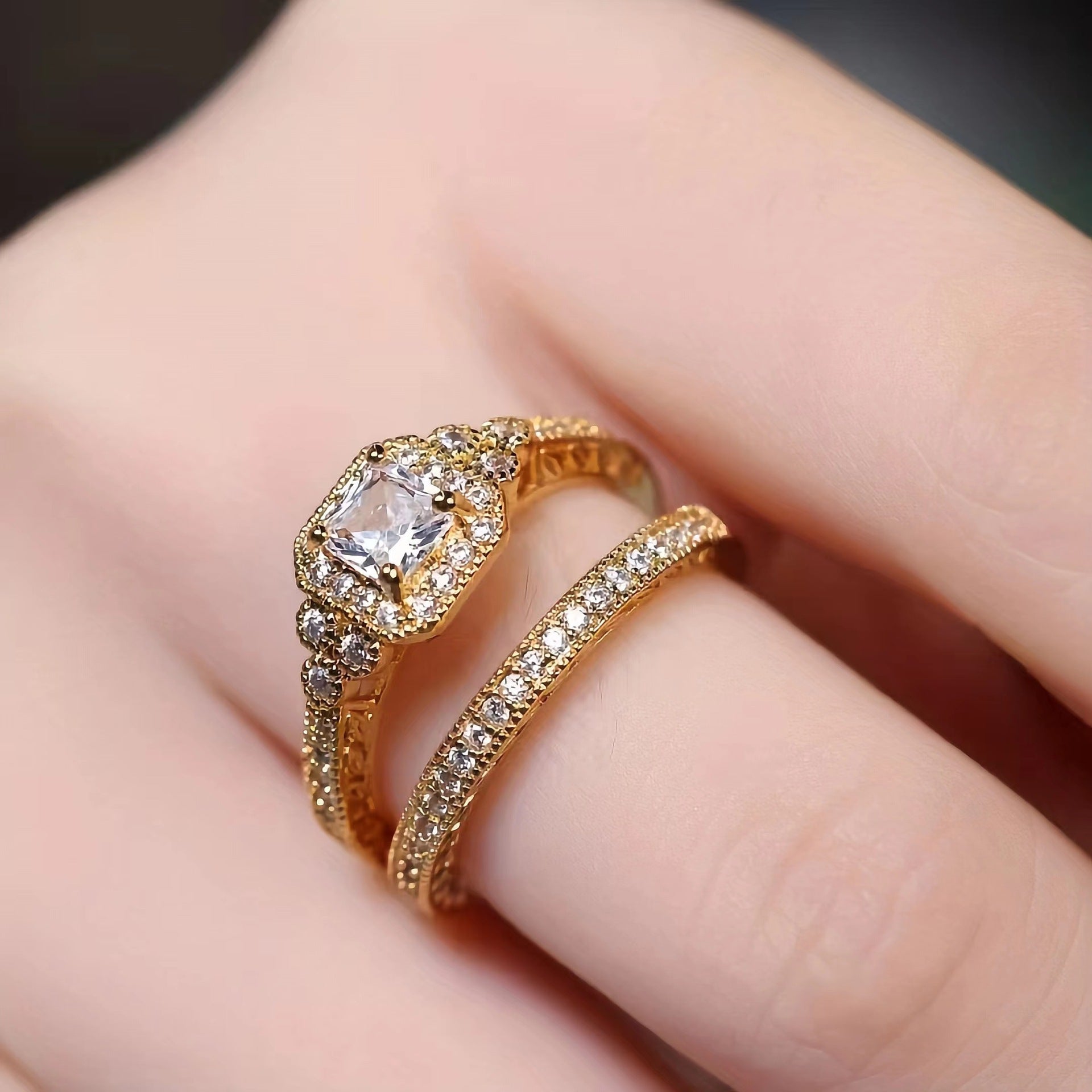 Couple Rings with Zircon – Elegant and Refined Rings