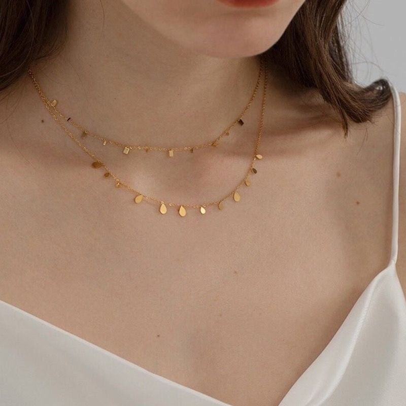 Lightweight and luxurious clavicle chain with minority design