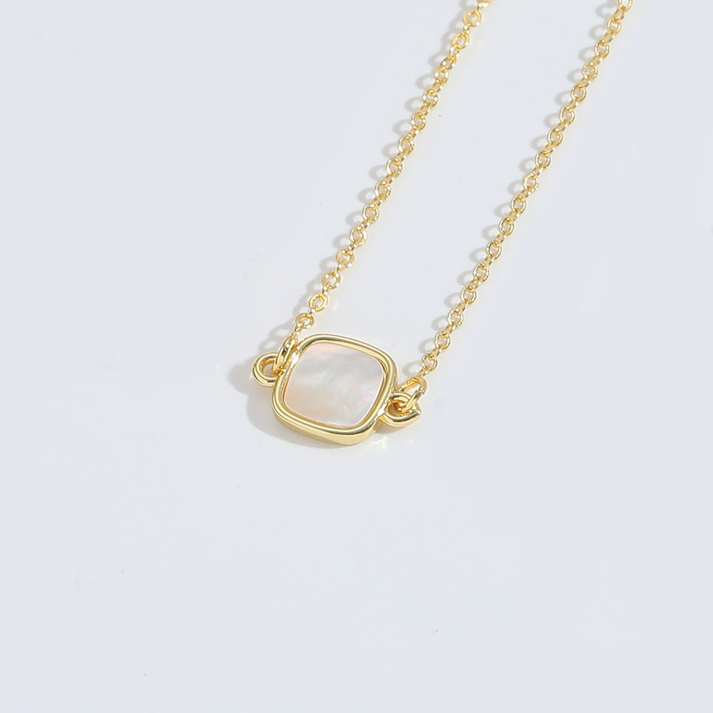 Vintage Heart Pendant Necklace - Elegant Clavicle Chain