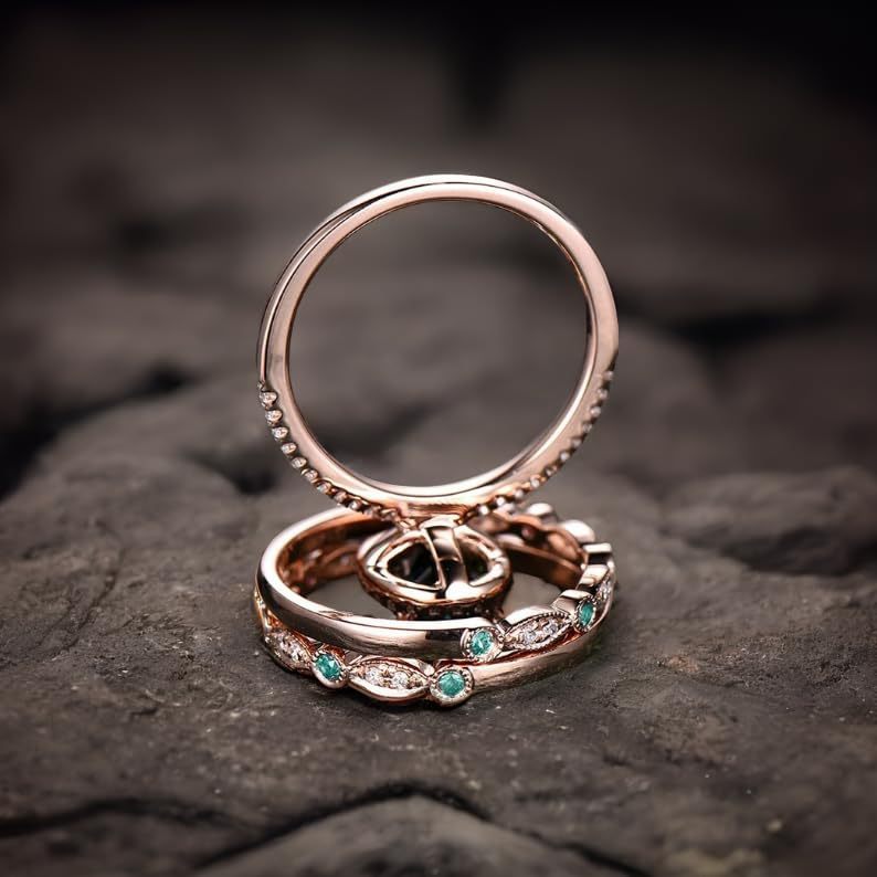 Fashionable three-in-one emerald laminated ring