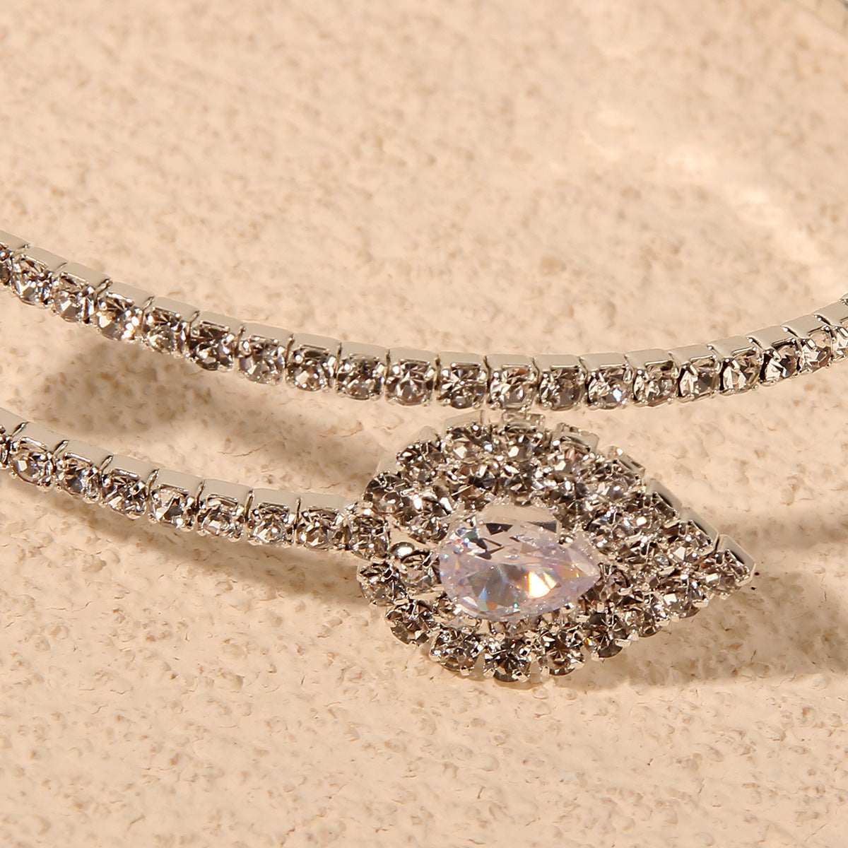 Trendy and sexy teardrop diamond bracelet