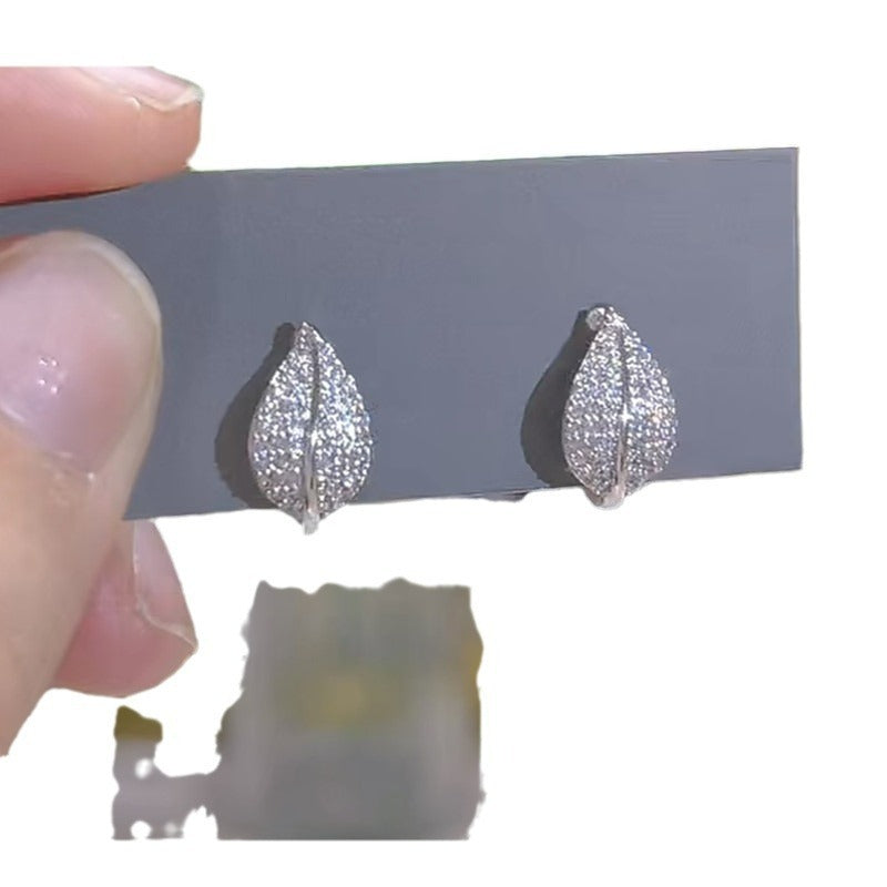 Boucles d’oreilles feuille ornées de zircon en pavage complet - NovaShop NovaShop Silver Bigbuy