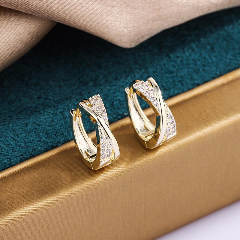 Simple and refined wild earrings