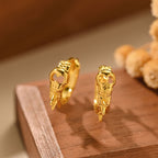 Personalized earrings with an advanced design inspired by retro style