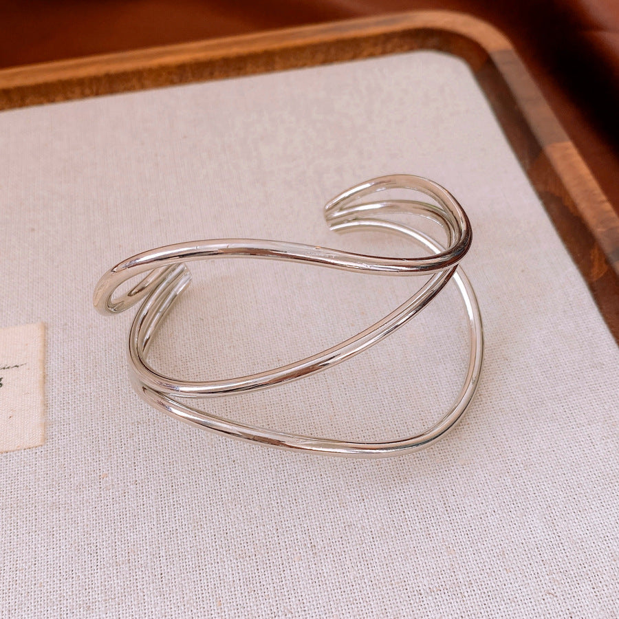 Bracelet ouvert à lignes géométriques irrégulières — Un bijou simple et polyvalent - NovaShop NovaShop Silver Bigbuy