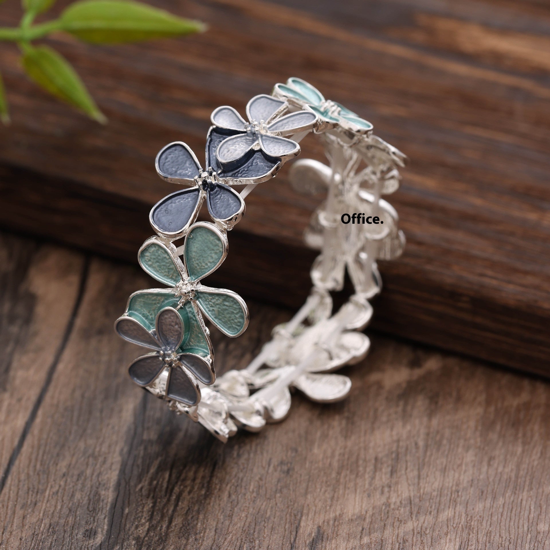 High-end Alloy Flower Elastic Bracelet for Women