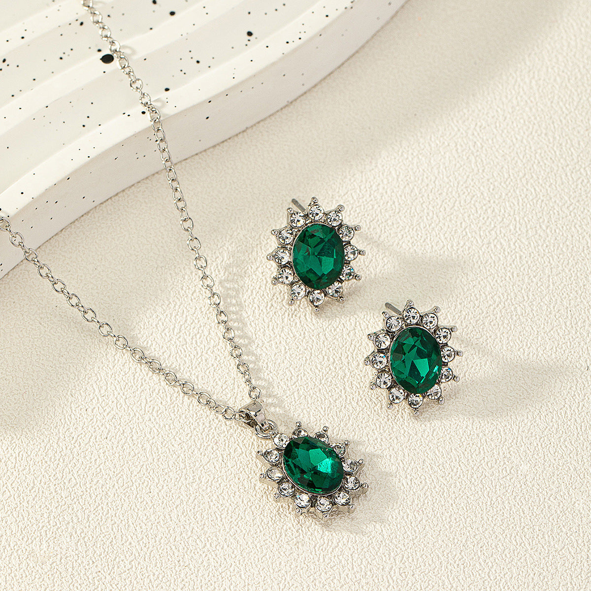 Women's Set with Earrings and Necklace