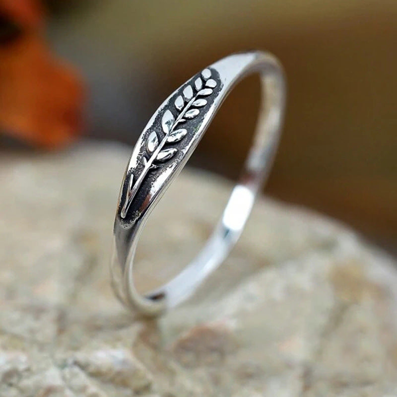 Elegant ring with unique design inspired by the natural element of wheat, symbolizing sweetness and prosperity