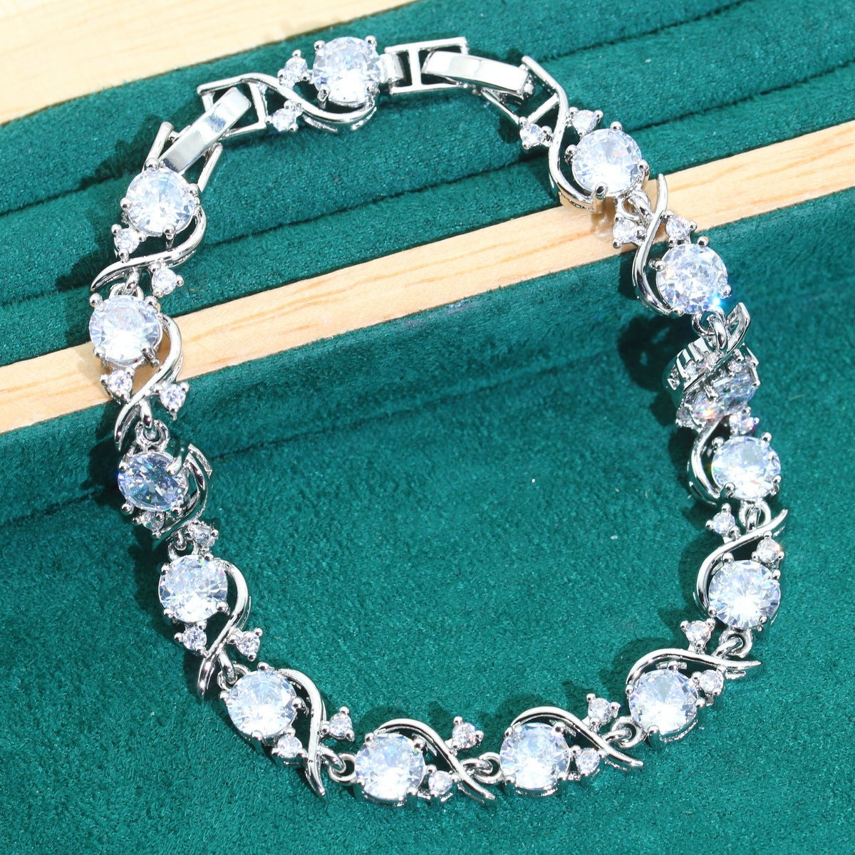 Four-Piece Zircon Set – Necklace, Bracelet, Earrings and Ring Dare to Shine