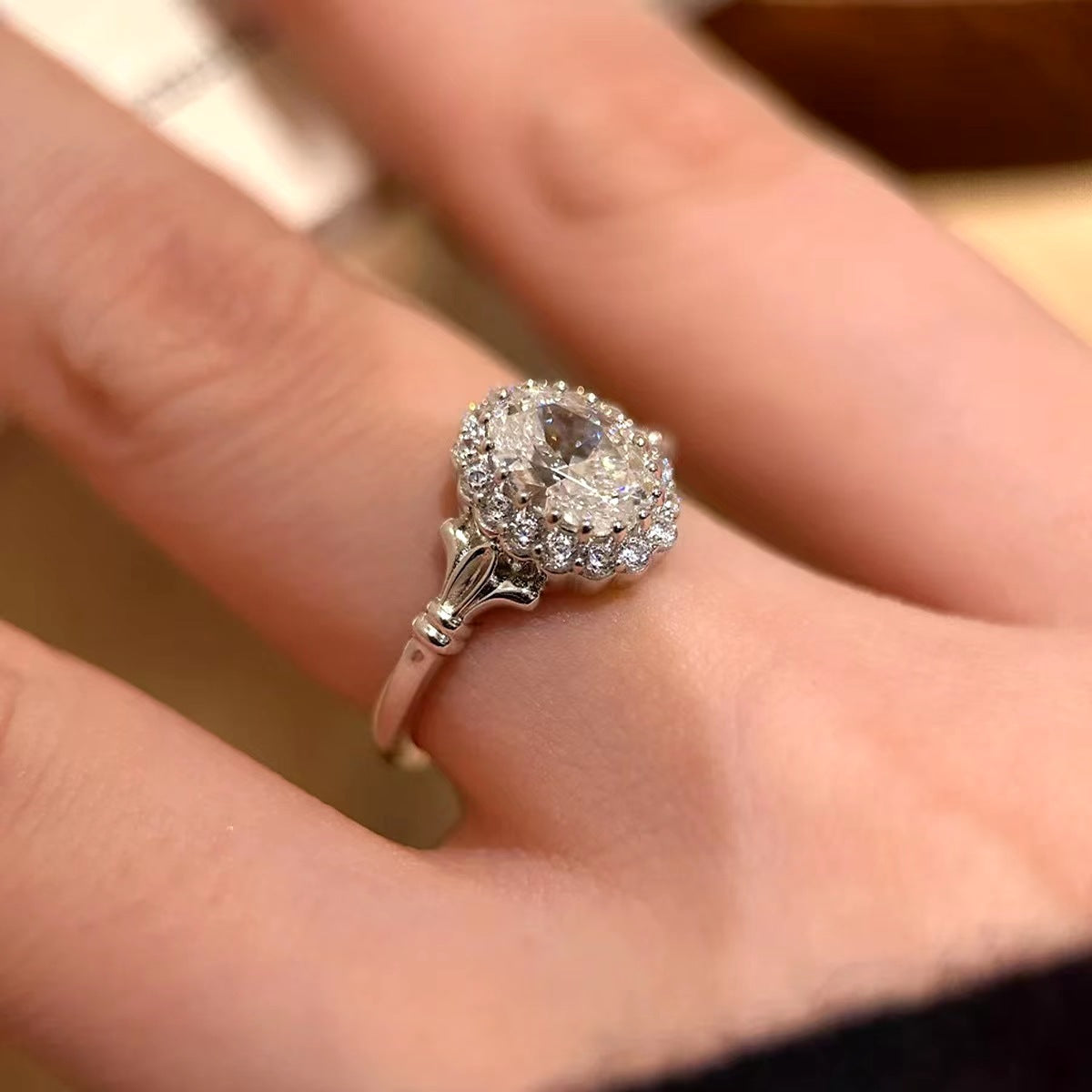 Elegant and sophisticated ring, inspired by a bridal bouquet