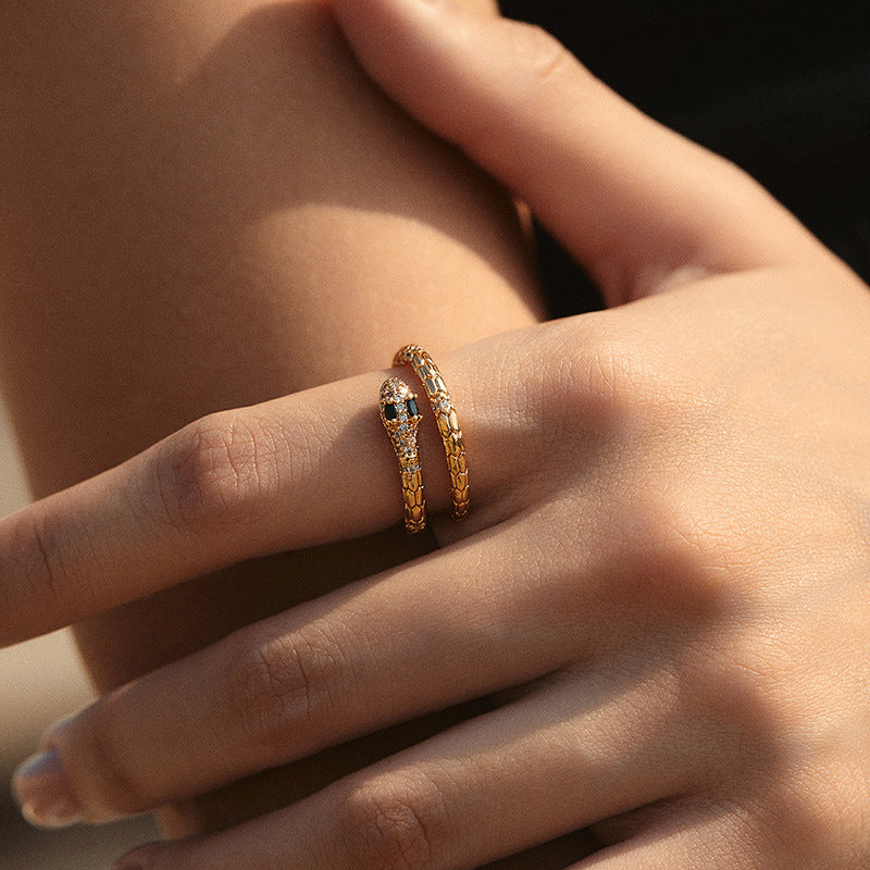 Adjustable snake ring in 18K gold plated copper, color retention