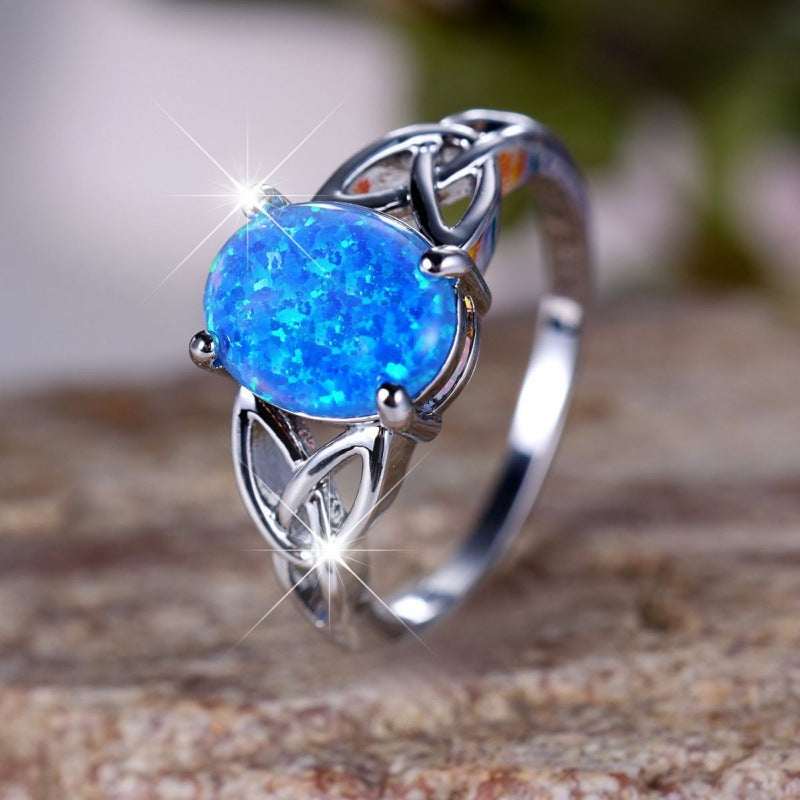 Modern ring with a simple and elegant design, ideal for everyday wear