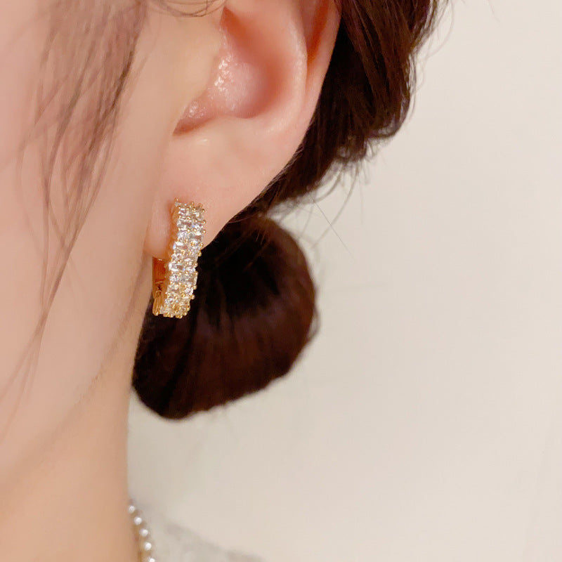 Minimalist and Elegant Heart-Shaped Earrings