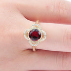 Copper ring set with zirconia – a refined and modern piece of jewelry