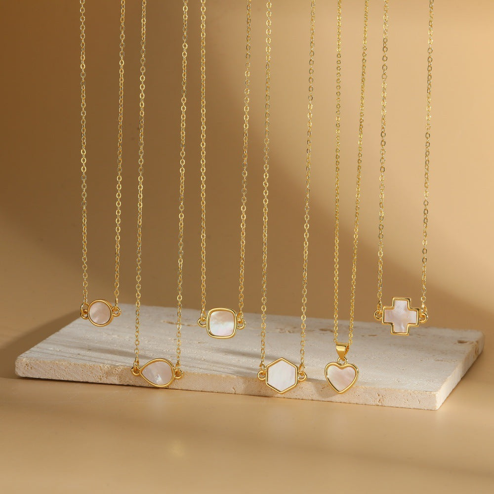 Vintage Heart Pendant Necklace - Elegant Clavicle Chain
