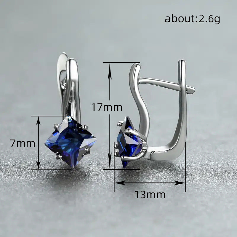 Lightweight, luxurious and simple diamond design earrings