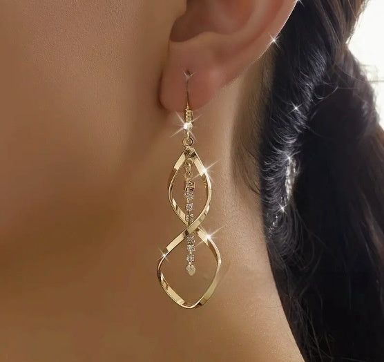 Creative Women's Earrings with Refined Spiral Design
